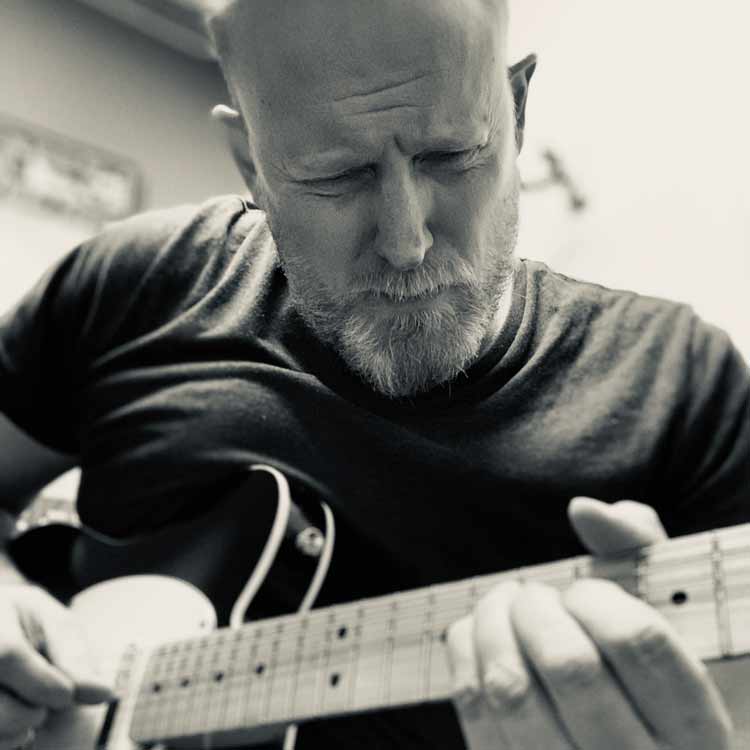 Portrait of Rob Cutting